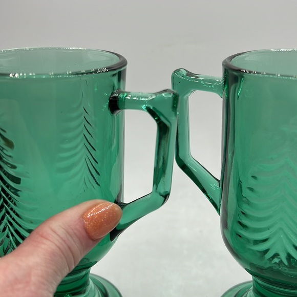 VTG Set of 2 Green Glass Mugs - Picture 4 of 4